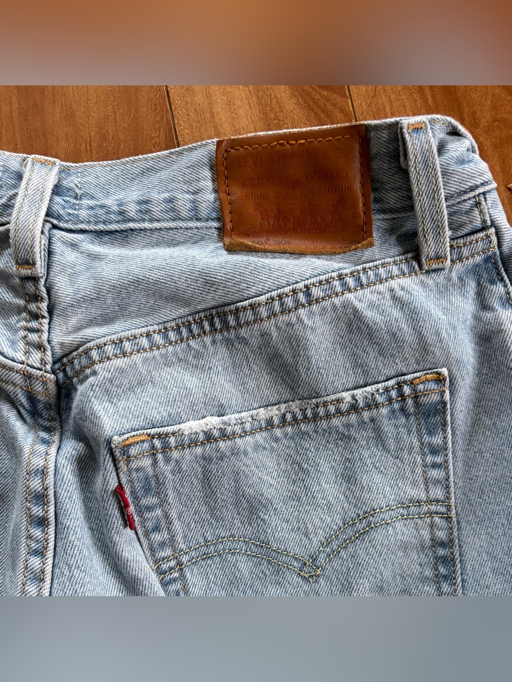 Levi's Light Blue Relaxed Fit Women's Jeans 501 90’s - Picture 6 of 6
